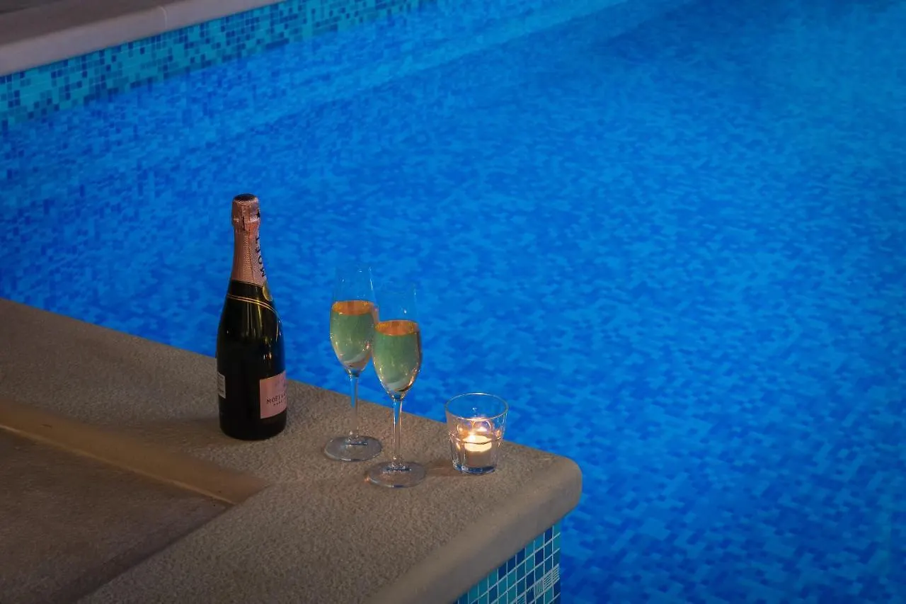 Luxury Villa Encanto With Heated Pool Kastela 0*,  Croatia