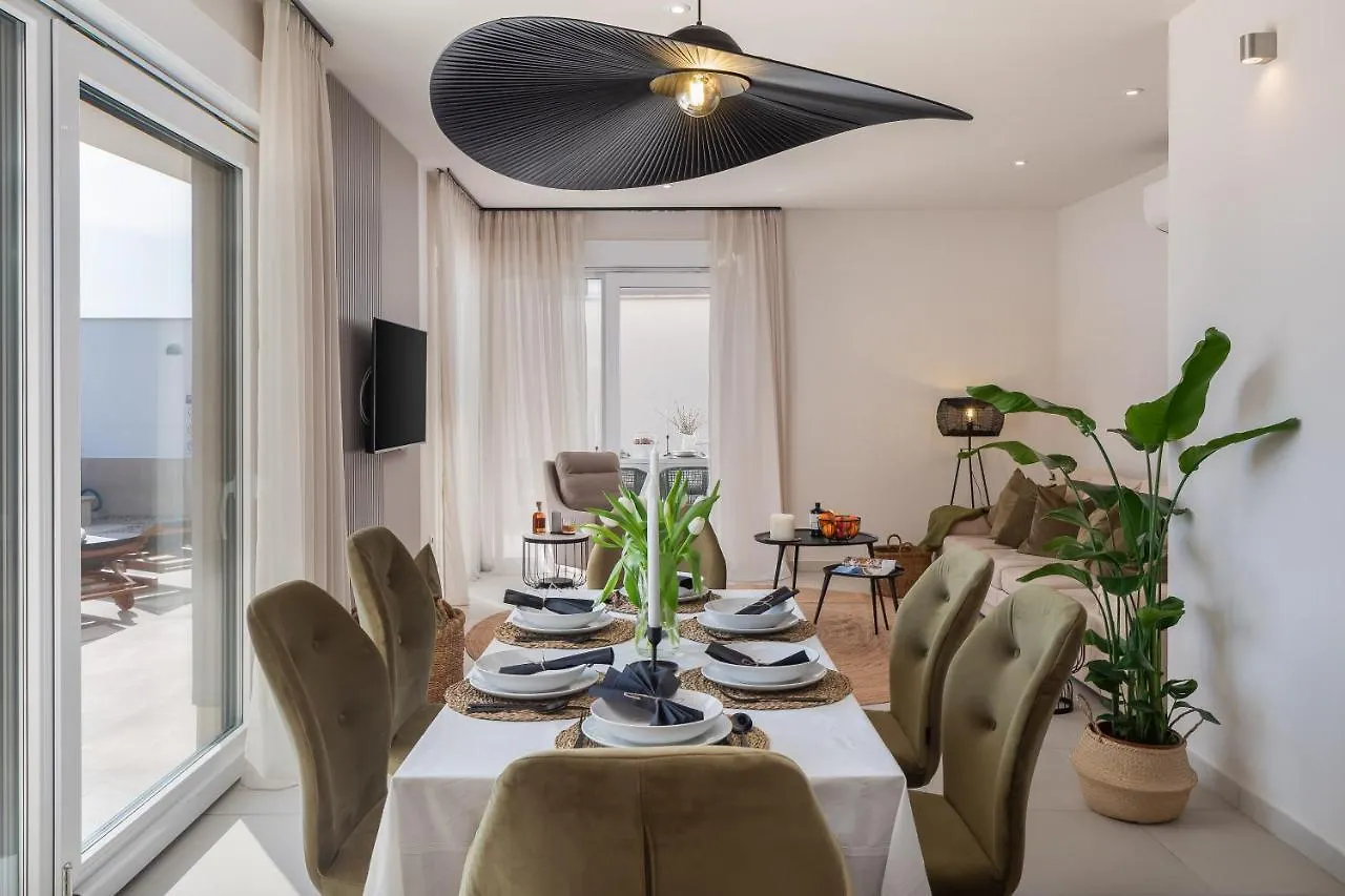 Luxury Villa Encanto With Heated Pool Kastela