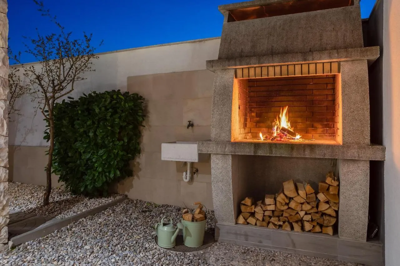 Luxury Villa Encanto With Heated Pool Kastela