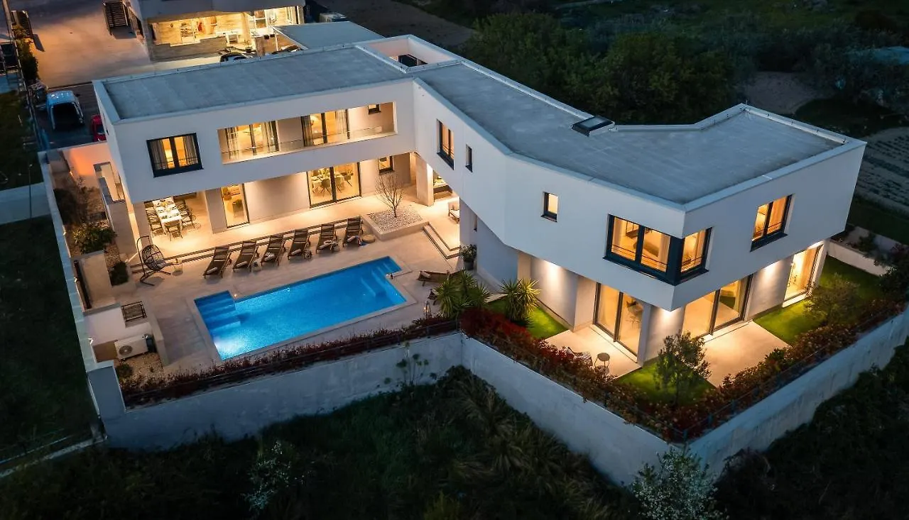 Kaštela Luxury Villa Encanto With Heated Pool