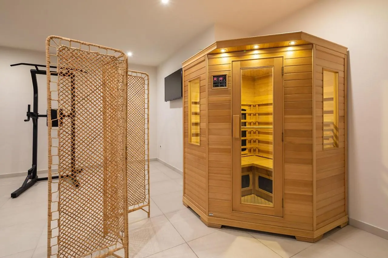 Luxury Villa Encanto With Heated Pool Kastela