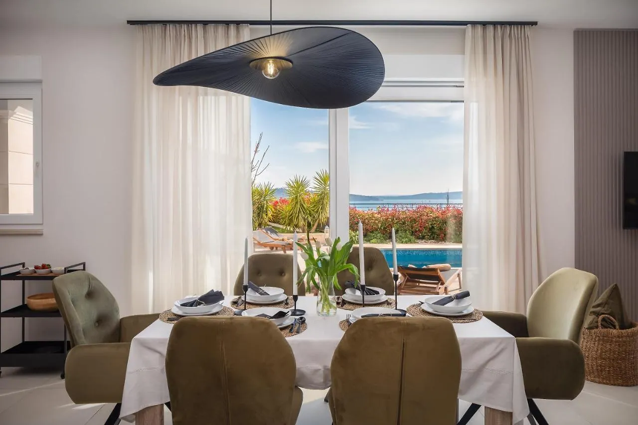 Luxury Villa Encanto With Heated Pool Kastela