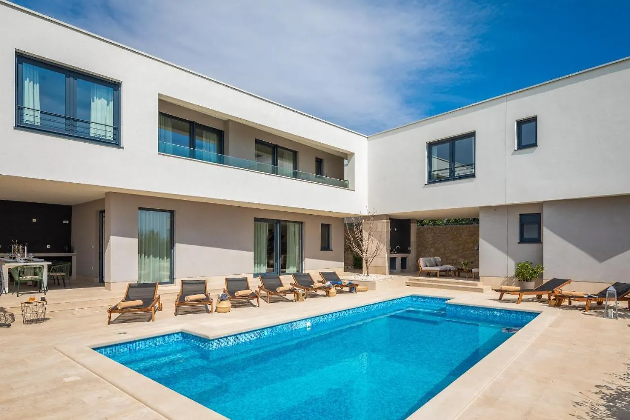 Luxury Villa Encanto With Heated Pool Kastela Croatia
