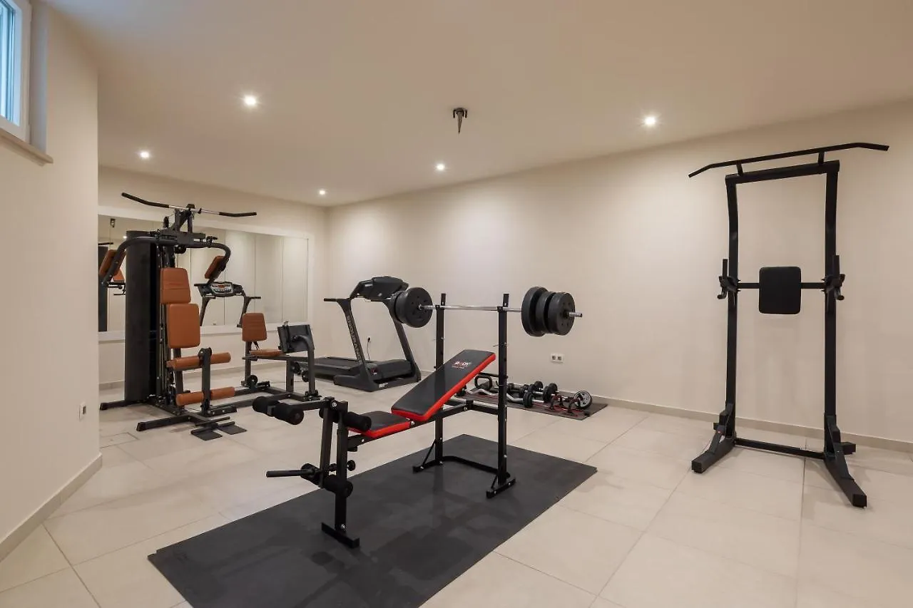 Luxury Villa Encanto With Heated Pool Kastela 0*,