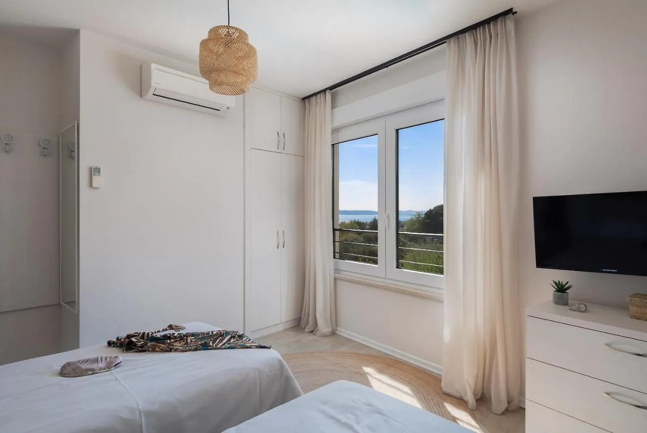 Kaštela Luxury Villa Encanto With Heated Pool