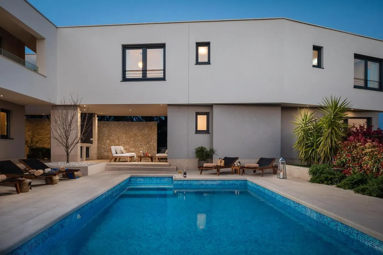 Kaštela Luxury Villa Encanto With Heated Pool