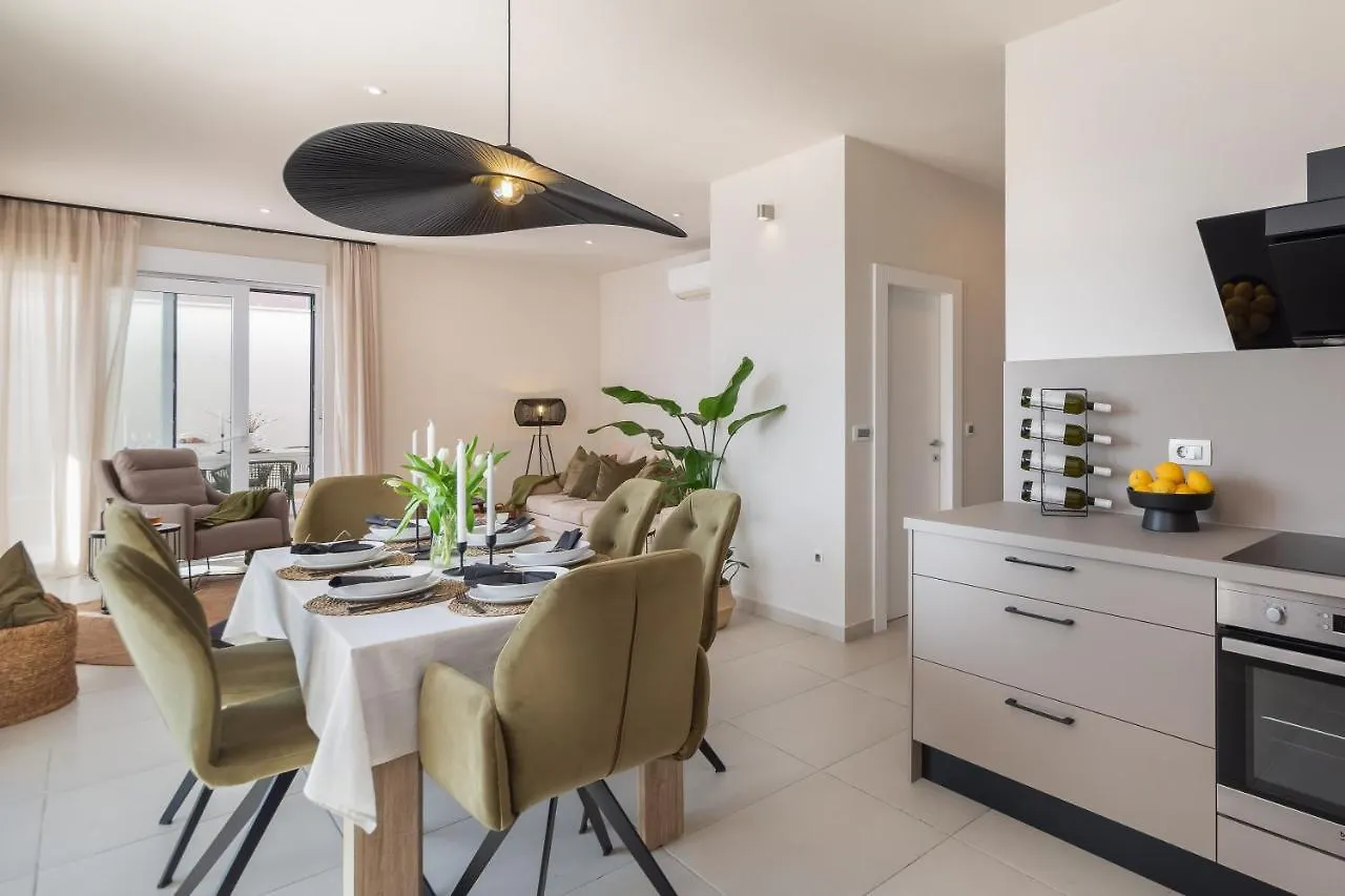 Luxury Villa Encanto With Heated Pool Kastela Croatia