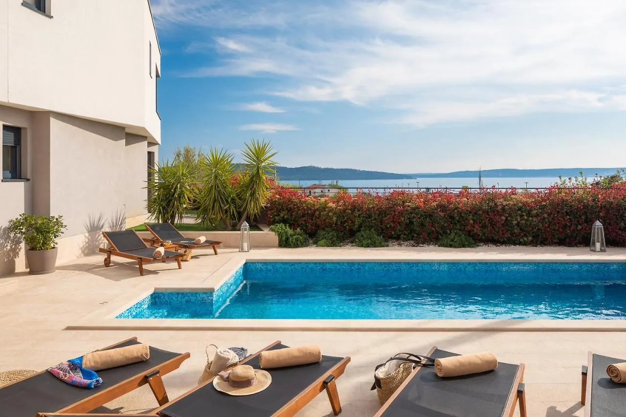Kaštela Luxury Villa Encanto With Heated Pool