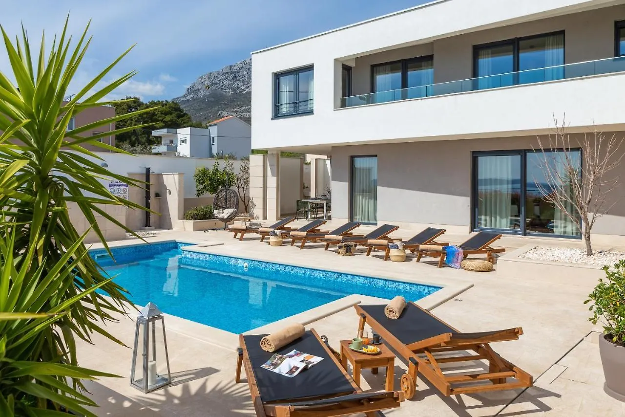 Kaštela Luxury Villa Encanto With Heated Pool
