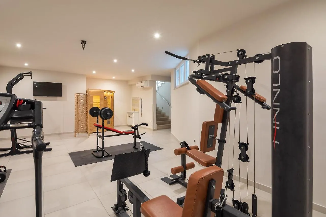 Luxury Villa Encanto With Heated Pool Kastela