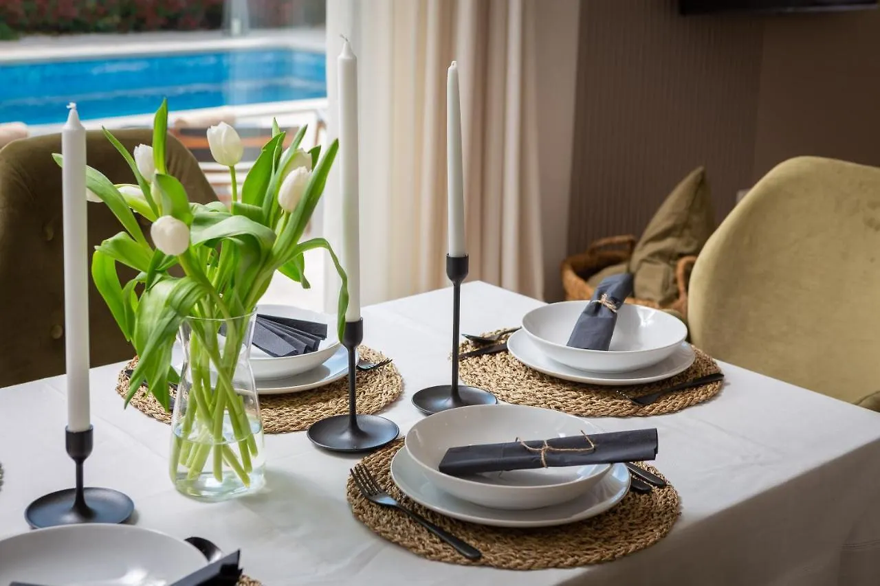 Luxury Villa Encanto With Heated Pool Kastela