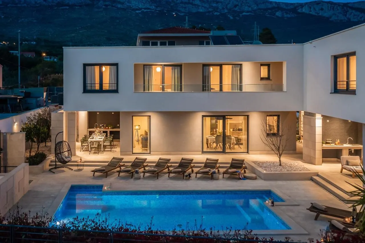 Luxury Villa Encanto With Heated Pool Kastela Croatia