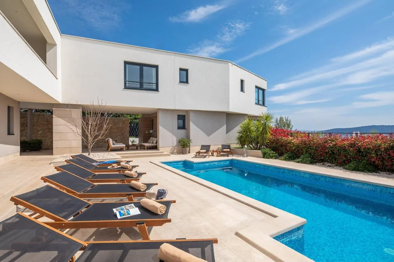 Kaštela Luxury Villa Encanto With Heated Pool