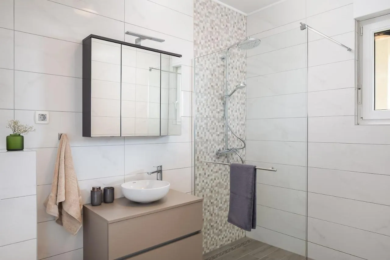 Luxury Villa Encanto With Heated Pool Kastela