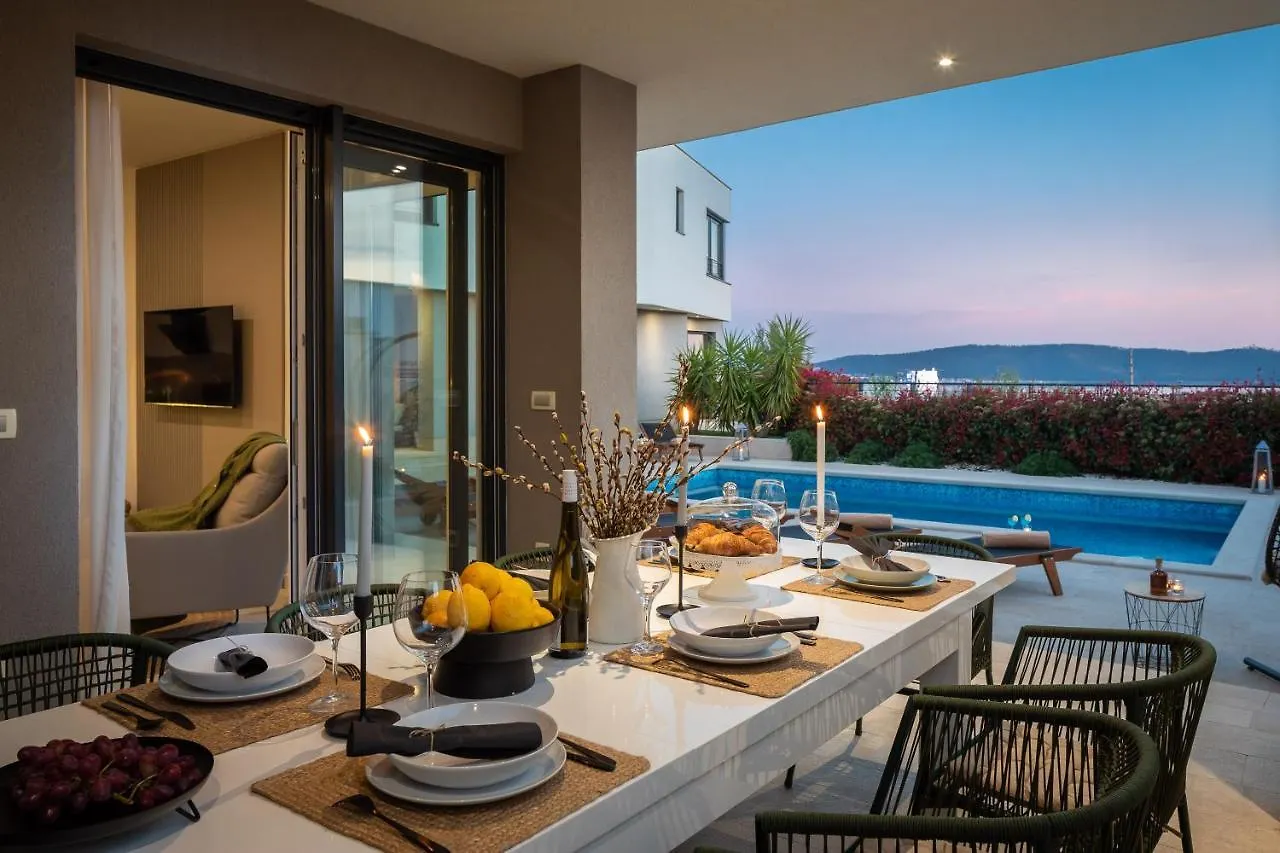 Luxury Villa Encanto With Heated Pool Kastela Croatia