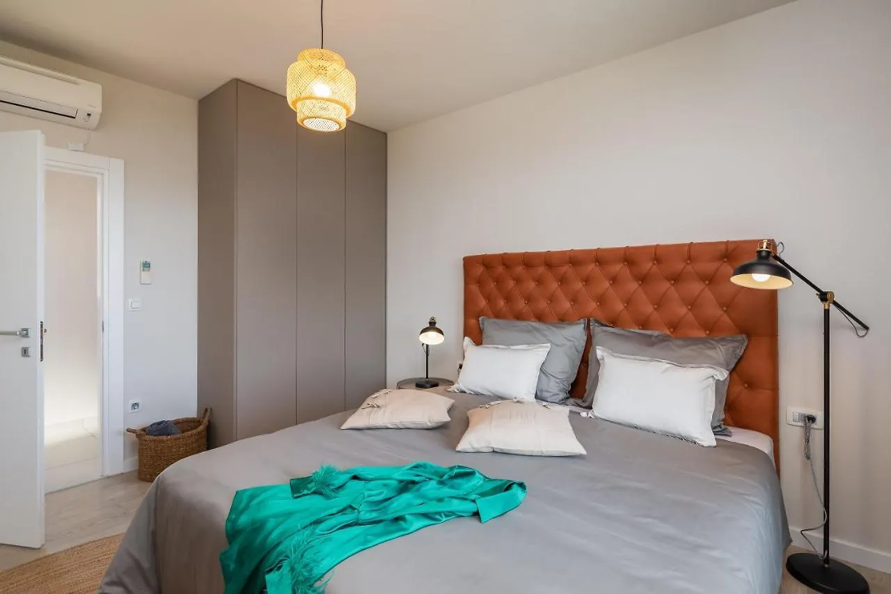 Luxury Villa Encanto With Heated Pool Kastela 0*,